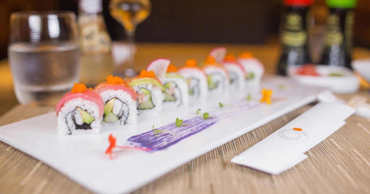 Villa del Palmar Cancun oriental food sushis