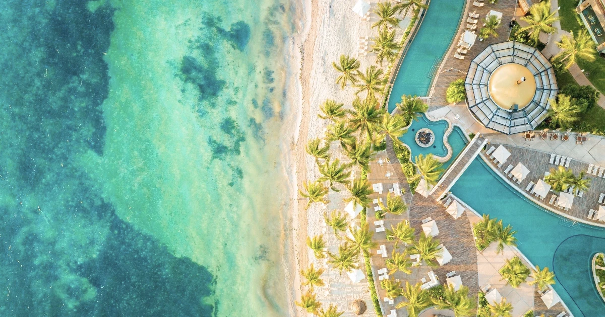 Sargassum Seaweed-Free Beach in Cancun at Villa del Palmar!