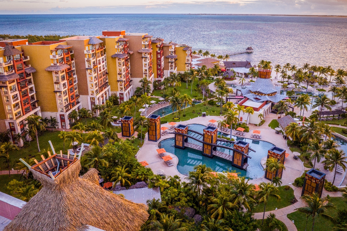 Beachfront Resorts in Cancun: Ocean Views & What Matters Most
