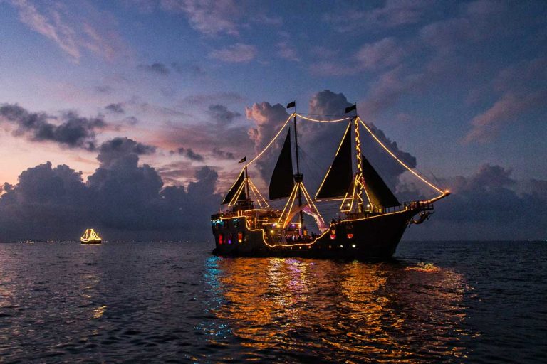 Cancun Tours for New Year’s Eve on a Pirate Ship||Awesome Fireworks Displays|