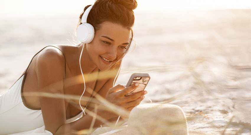 girl listening music on the beach|albion 22by babyshambles|are you with me by lost frequencies|dance like nobadys by yuna|drivers licence by olivia rodrigo|ends of the earth by lord huron|falling in love vario volinski|here comes the sun by the beatles|senorita by shawn mendes