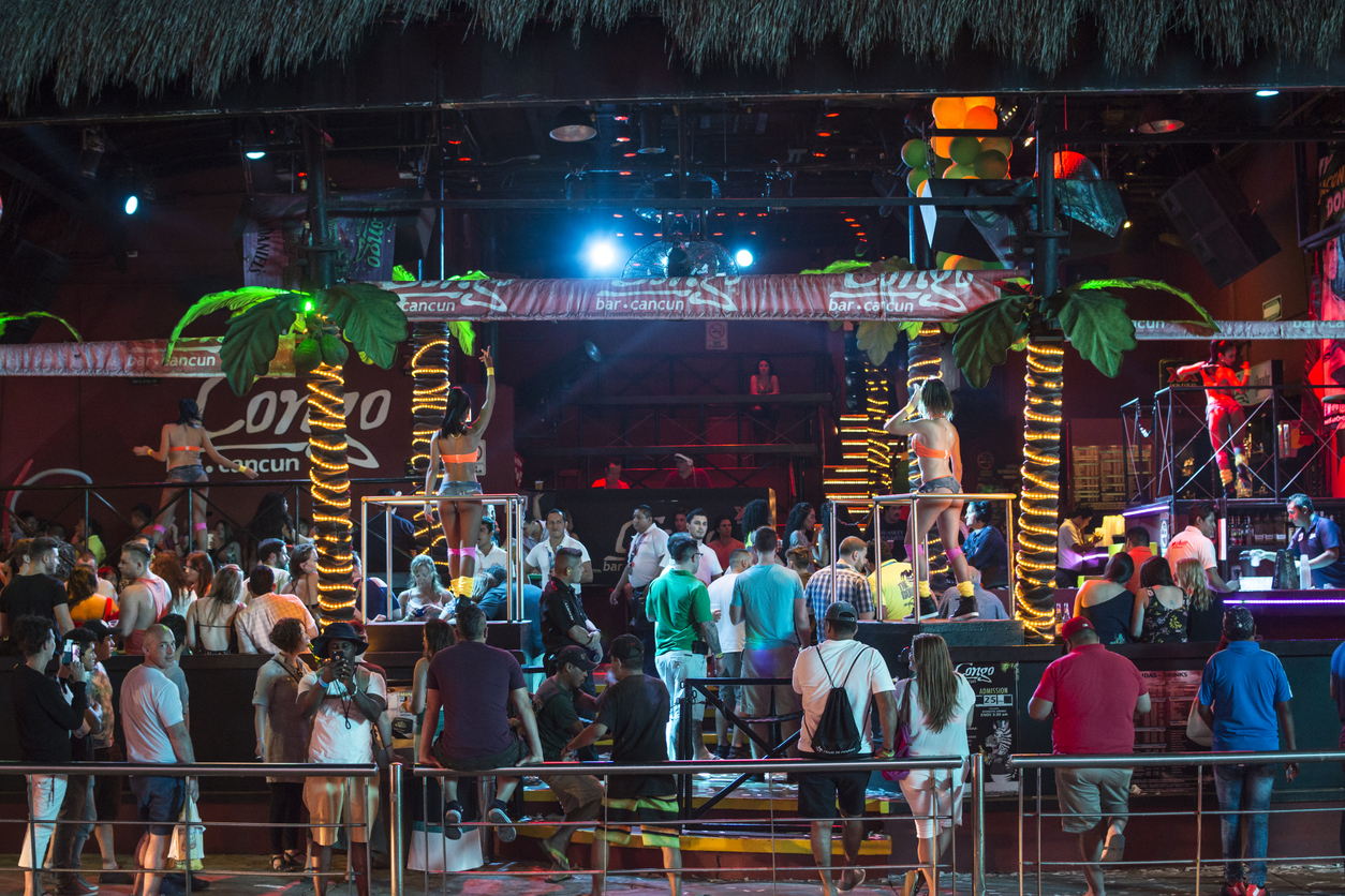 11-Best-Cancun-Nightlife-Options-Congo-bar
