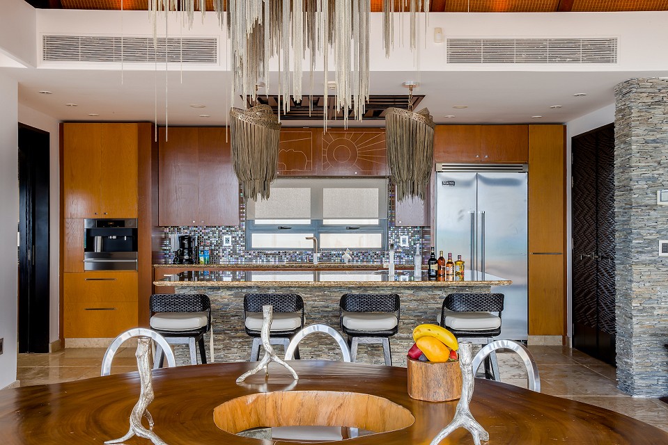 grand penthouse kitchen