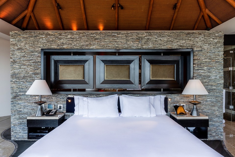 grand penthouse king size bed