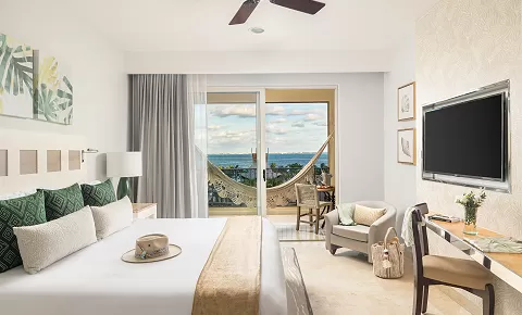 Deluxe Ocean View Family Suite