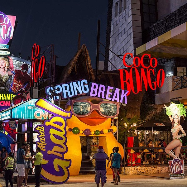 Party like a Local: Exploring the Vibrant Downtown Scene in Cancun - Tasting traditional dishes and drinks