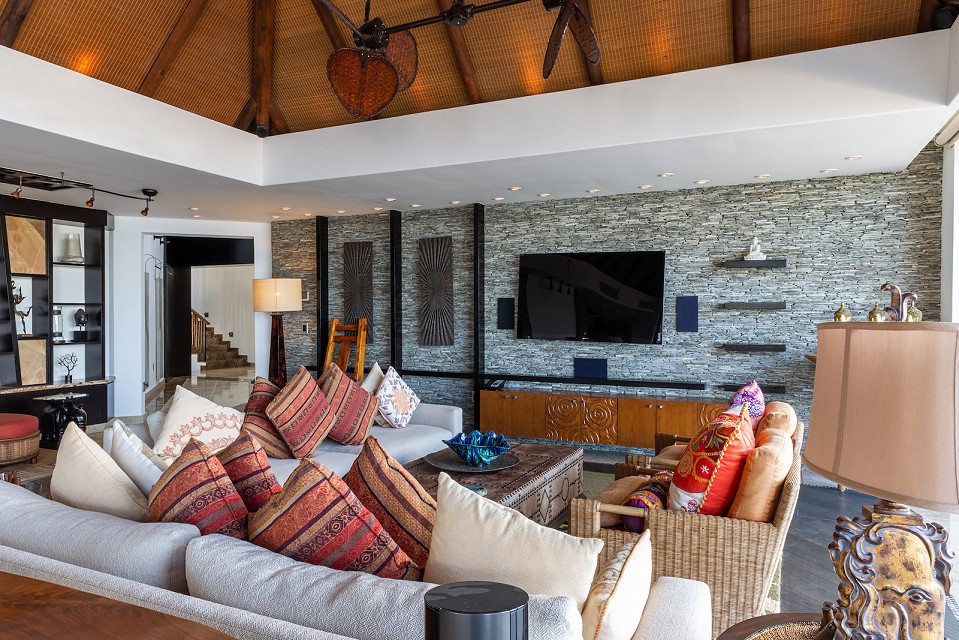 grand penthouse living room
