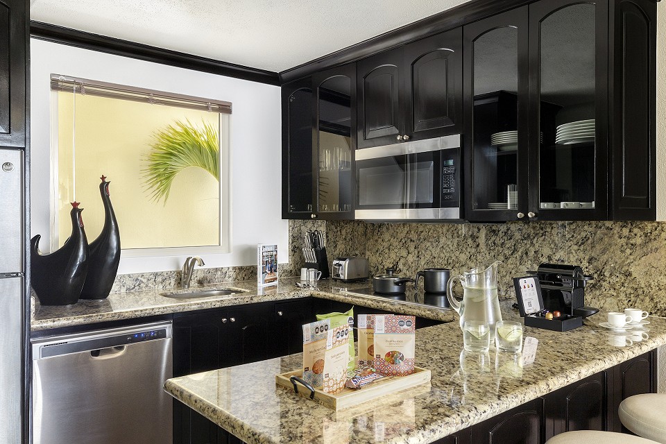 fully equipped kitchen
