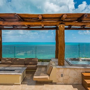 Outdoor Jacuzzi 3 Bedroom Penthouse Villa del Palmar Cancún