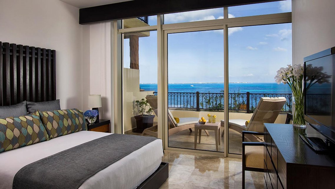 secondary bedroom with private terrace