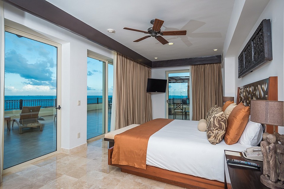 three bedroom penthouse king size bed