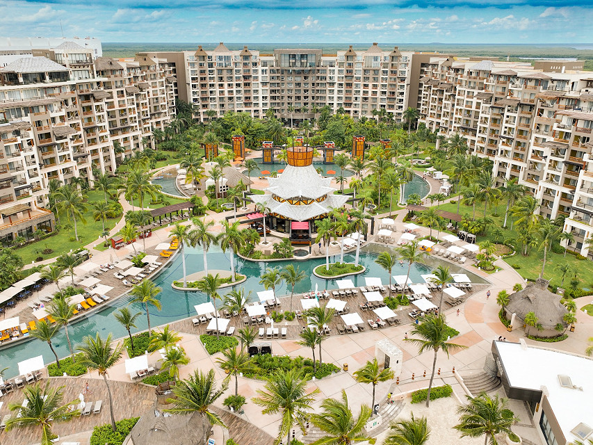 Aerial view of Villa del Palmar Cancun Resort