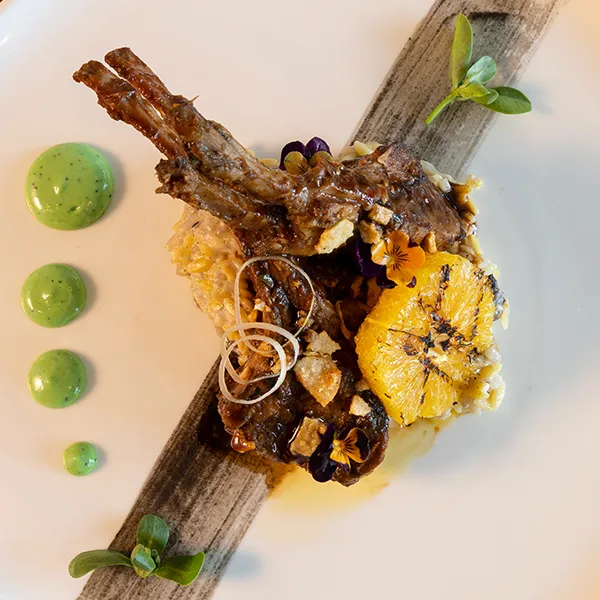 Access to gourmet restaurants